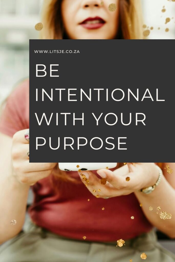 It’s a big question. But the answer doesn't have to be overwhelming Being intentional with your purpose doesn't mean having a 10-year plan. It means slowing down enough to notice what lights you up. Today, I’m sharing an Invitation to Begin Within. We talk about stillness, listening, and the power of small choices. Find your pause. 🌿#Litsje #IntentionalLiving #Purpose #SlowLivingSA #CapeTownBlogger #JournalingForSelfDiscovery #Mindfulness"